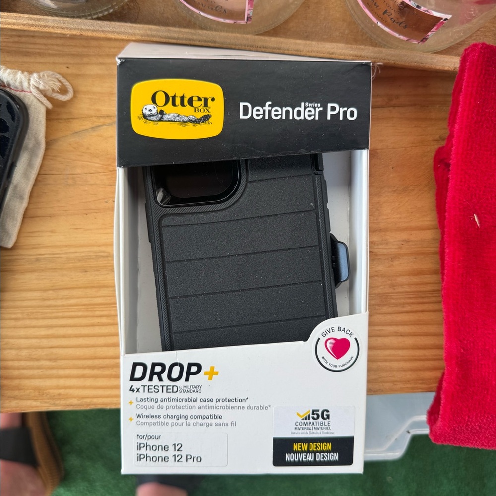 OtterBox Defender Pro Black Case for iPhone 12/12 Pro